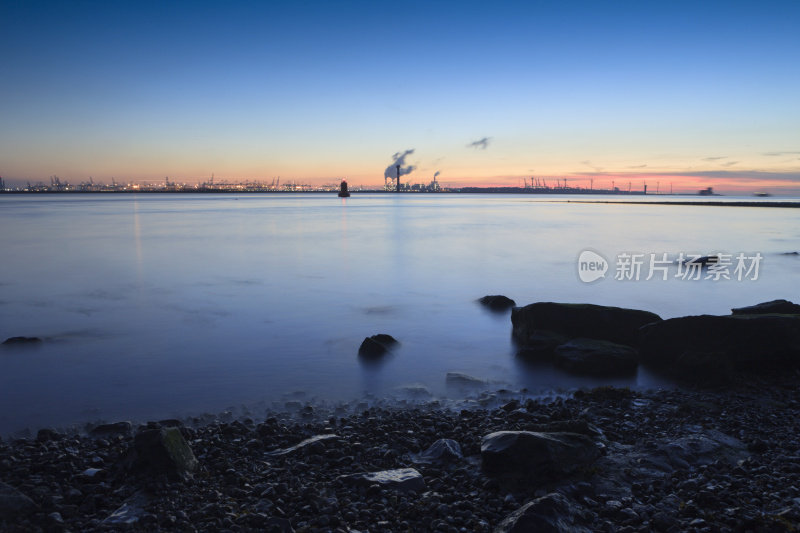 neuwe Waterweg河沿岸多变的海景